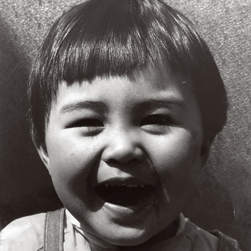 3歳の悦枝さん。