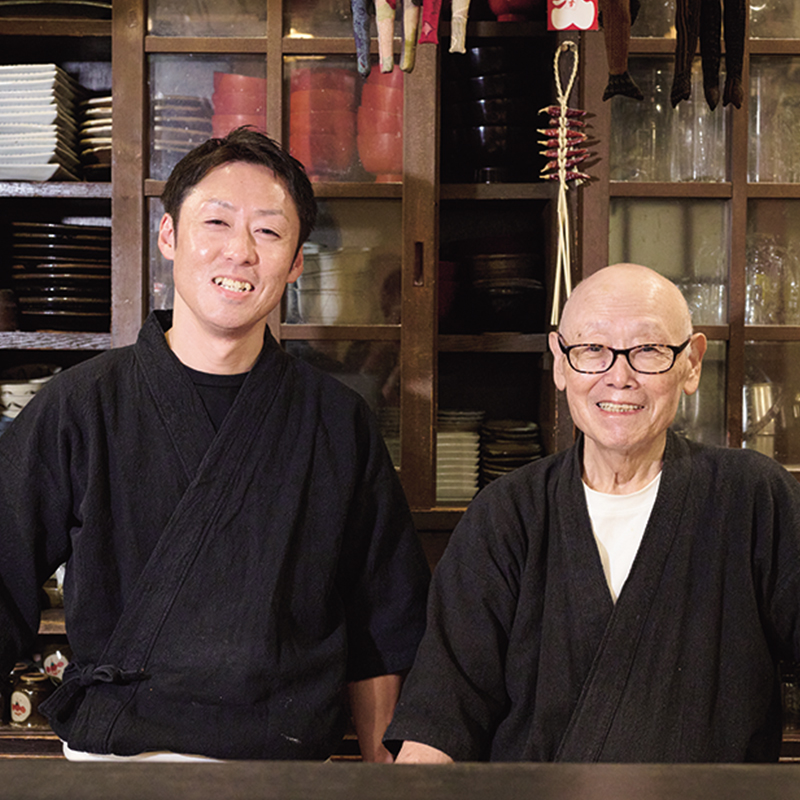 店主の丸野人さん(左)と征孝さん(右)