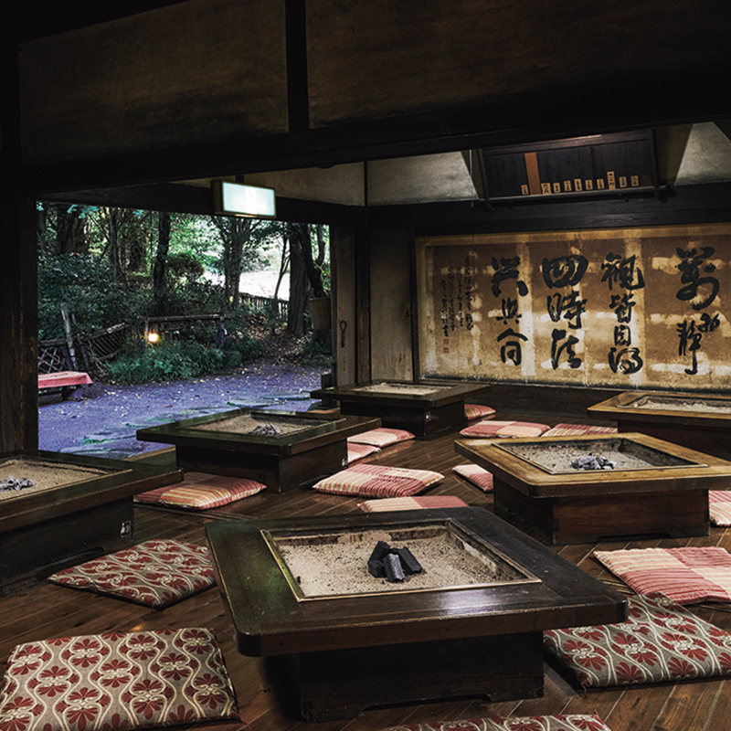 歴史が感じられる趣のある店内